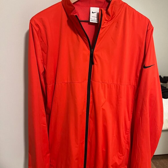 Mens Nike storm-fit victory coat red
New without tags - Picture 2 of 3